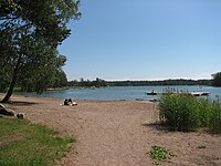 The Suinonniemi beach is located at the southern end of Soukka, very near the Suvisaaristo islands