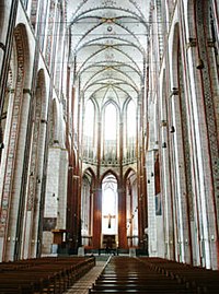 Marienkirche Lübeck, Mittel­schiff zum Chor, 1260–1330