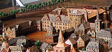 Nieder- und Hochschloss ca. 1800, vorn re. Roter Turm und Petersburg-Portal (Stadtmodell im Museum Simeonstift)