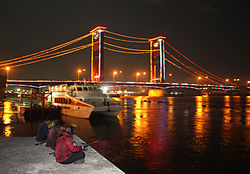 Ampera Brücke in Palembang. Ein Wahrzeichen der Stadt.