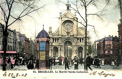 Daily market in front of the church, c. 1900