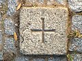 Grenzzeichen aus Granit (15 cm × 15 cm) mit eingeschliffenem Kreuz, Berlin-Spandau