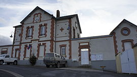 The town hall in Nanteuil-la-Forêt