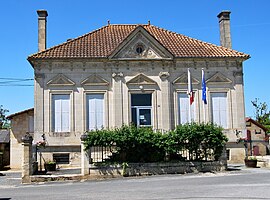 The town hall in Saint-Quentin-de-Baron