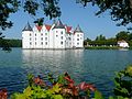 Schloss Glücksburg entstand ab 1582 in der Übergangszeit zwischen befestigtem Burgbau und repräsentativen Schlossbau