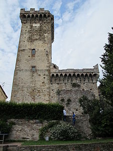 Brunelleschi designed the Rocca di Vicopisano