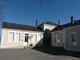 The town hall in Sarlande
