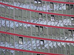 Fensterfassade am Berliner Sony Center