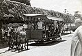Von Maultieren gezogener Straßenbahnwagen in Limoeiro-PE (Brasilien) (1951)