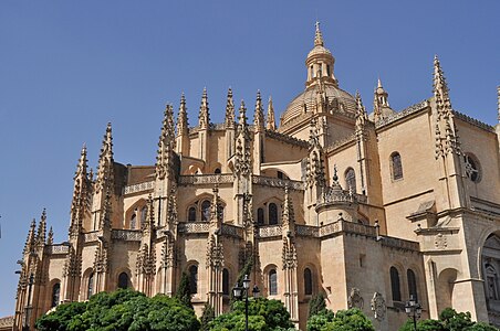 Segovia Cathedral (1525-1577). The domes are a 17th-century addition, replacing wooden spires.