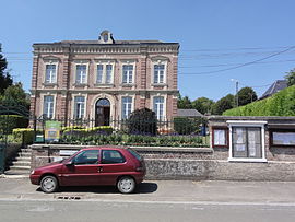 The town hall of Chevresis-Monceau