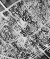 Luftbild der Kaiserstraße aus dem Zweiten Weltkrieg. Links oben die noch nicht gesprengte Neckarbrücke, rechts unten die Allee