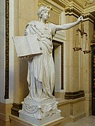 Skulptur „Gerechtigkeit“ im Senatsflügel
