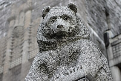 Bear statue at the National Museum of Finland in Helsinki by Emil Wikström (1905–1910)