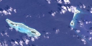 NASA-Satellitenbild mit den beiden Inseln der Zohhoiiyoru Bank rechts. Links sind die Turtle Islands.