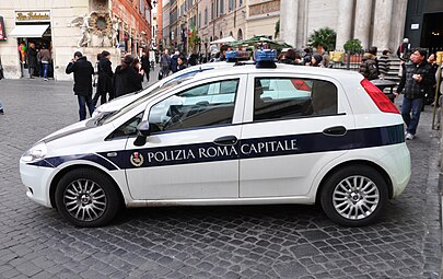 Einsatzfahrzeug der Stadtpolizei (Polizia Municipale) in Rom