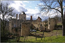 The chateau ruins in Saint-Aubin-de-Nabirat