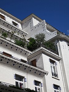 Apartment building in steps by Henri Sauvage, 26 rue Vavin (8th arr.) (1912–1914)