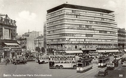 Berlin-Mitte Potsdamer Platz, Columbushaus in 1940; held a Wertheim 1945-48