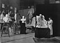 Der Bildhauer Harro Magnussen bei der Arbeit in seiner Werkstatt; abgedruckt 1898 in: Berliner Leben[10]