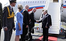 Vladimir Putin arrives in Finland.