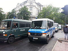 Mannschaftswagen der Bereitschaftspolizei Berlin