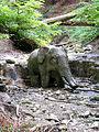 Elefantenskulptur im Stöckentobelbach (Elefantenbach) bei Zürich-Hirslanden