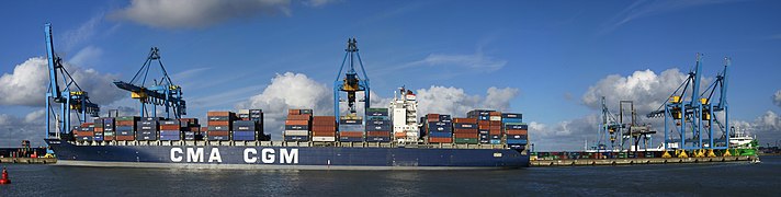 Containerschiff CMA CGM Bizet am PSA HNN-Terminal