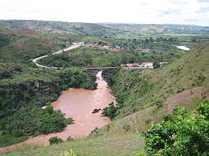 Der Grenzübergang bei den Rusumo Falls. Tansania befindet sich links, Ruanda rechts.
