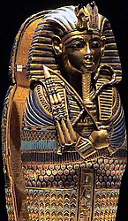 The crook and flail on the coffinette of Tutankhamun