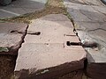 Krampenfassungen in den Fundamentplatten von Pumapunku