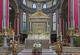 Altarpiece and main altar