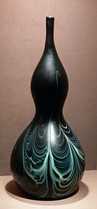 Favrile glass vase by Louis Comfort Tiffany (1893–1897)