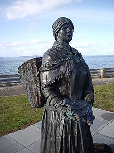 Statue of the Nairn Fishwife
