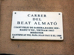 Plaque with biographical data: Carrer del Beat Almató.