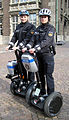 Polizeivollzugsbeamte der Bremer Polizei mit Segway PT-Patrouillenfahrzeugen der Hessischen Polizei