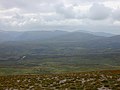 Blick vom Beinn a’ Bhùird nach Westen über die Mòine Bhealaidh zum Beinn a’ Chaorainn, dahinter Ben Macdui und Beinn Mheadhoin