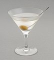 Typisches Martiniglas mit einem Dry Martini