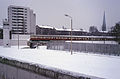 S-Bahn-Zug der BVG beim Überqueren der Grenze am Nordbahnhof, 1987