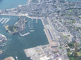 Concarneau's harbour and centre