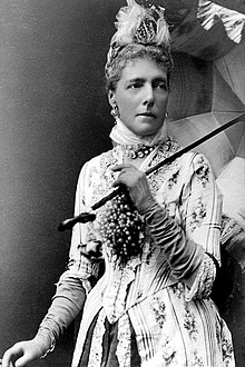 Picture of Queen Marie Henriette holding an umbrella