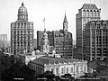 Die Postkarte von 1906 aus New York zeigt in der Mitte hinter dem Rathaus das um 1875 erbaute Tribune Building von Richard Morris Hunt.