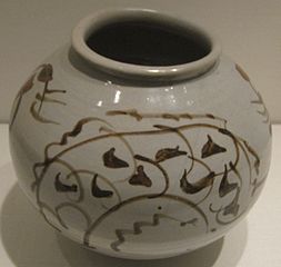 Joseon dynasty porcelain jar, 17th century, iron-brown underglaze decoration