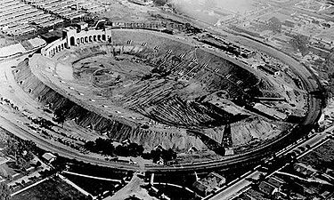Los Angeles Memorial Coliseum (built 1921–1923)