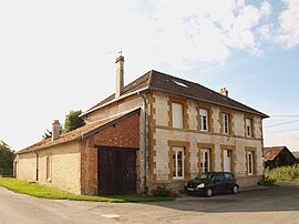 The town hall in Saint-Clément-à-Arnes
