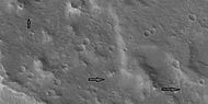 Ridges, as seen by HiRISE under HiWish program. Arrows indicate some ridges.