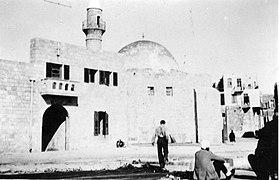 A mosque in Be'ersheva photographed during Operation Yoav, 1948