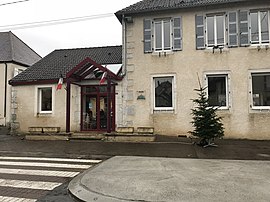 The town hall in Cramans