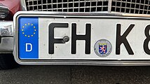 Aktuelles KFZ-Kennzeichen mit dem ehemaligen Unterscheidungszeichen FH