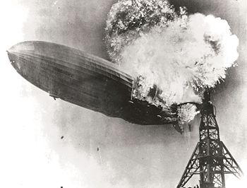 Die brennende Hindenburg